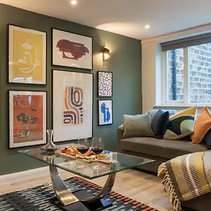 The Old Coach House: Luxurious Retreat Near Town Centre Harrogate