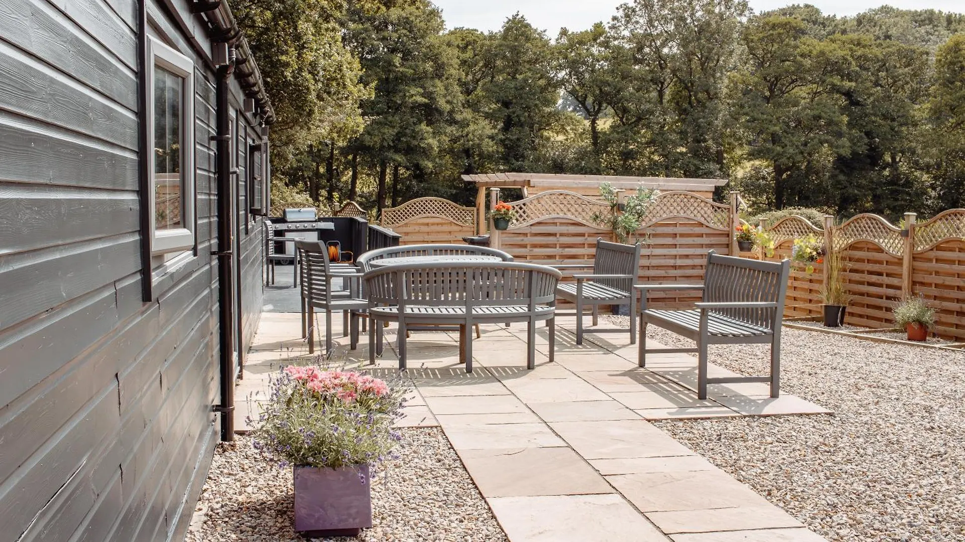 Stunning Lodge With Hot Tub On Private Lake Harrogate Holiday home